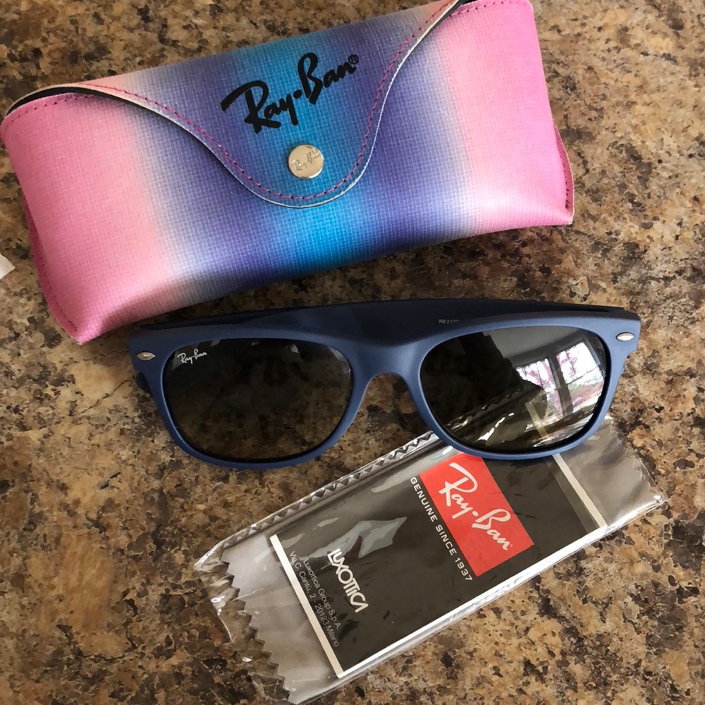 SOLD- BRAND NEW Ray-Ban New Wayfarer